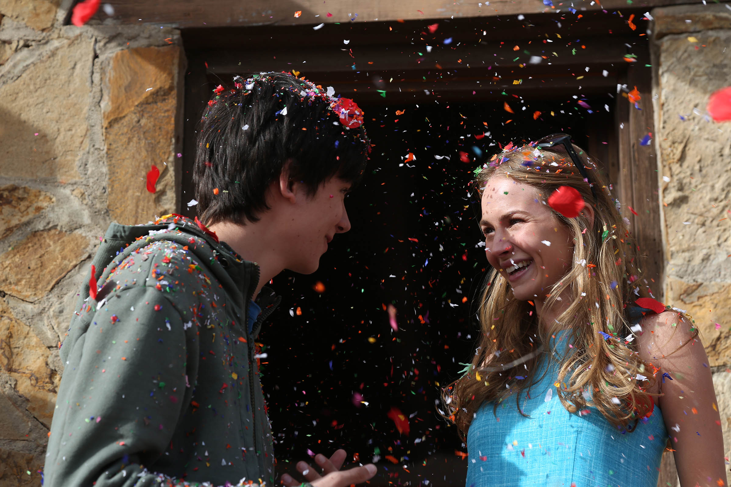 The Space Between Us Asa Butterfield Britt Robertson Pipoca Moderna