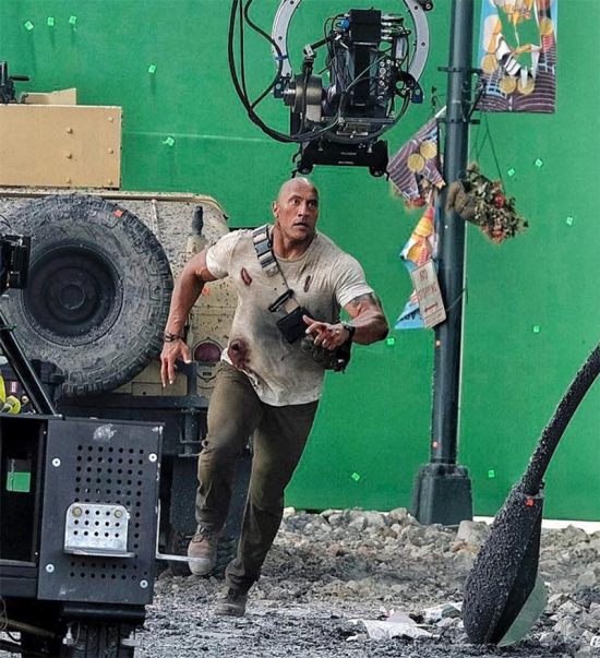 Dwayne Johnson Divulga Novas Fotos Do Set De Rampage Pipoca Moderna