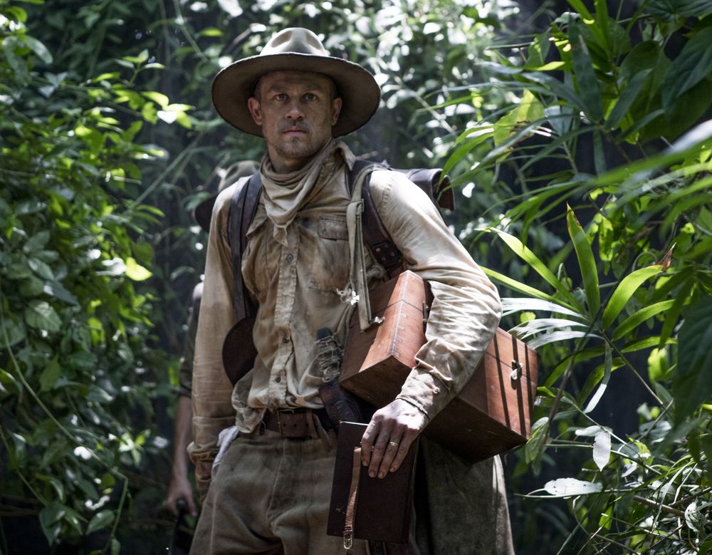 18 fotos de drama histórico mostram Charlie Hunnam e Robert Pattinson perdidos na Amazônia - Pipoca Moderna