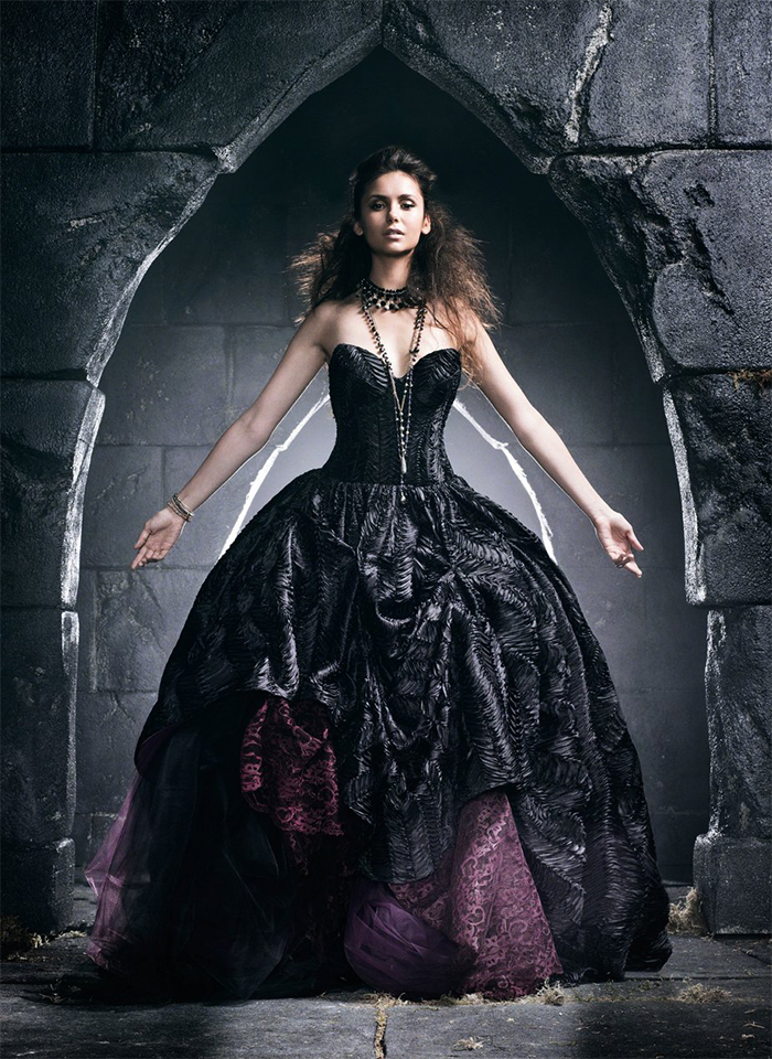 Primeira imagem oficial de Nina Dobrev na 8ª temporada de 'The Vampire  Diaries' - CinePOP