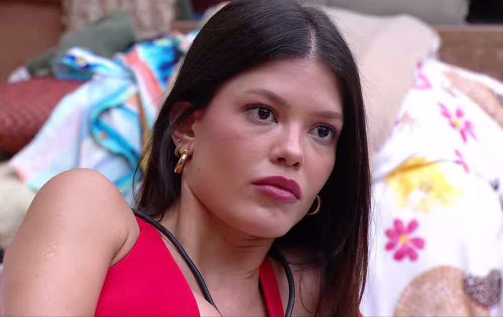 Vitória chora ao descobrir que é alvo no primeiro paredão do BBB 25