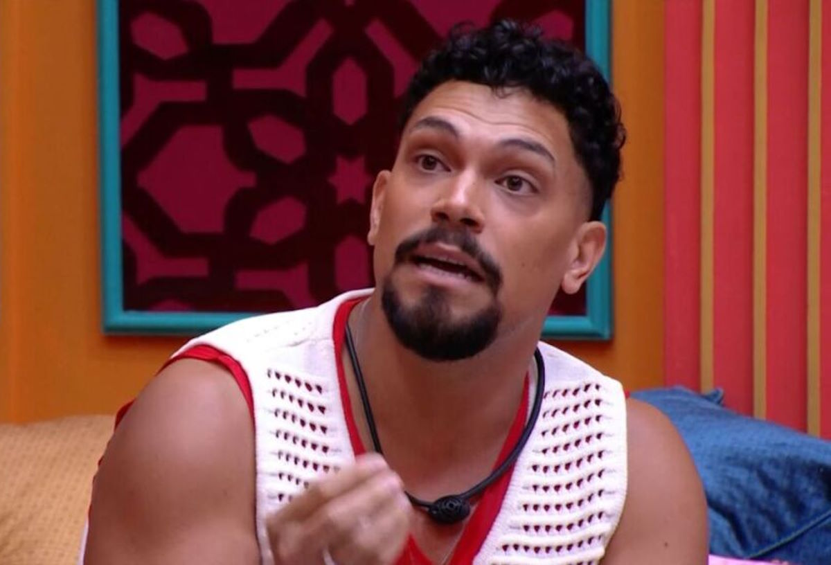 Vinícius reage à polêmica do “pomba suja” e acusa Renata e Eva de passarem vergonha no BBB 25