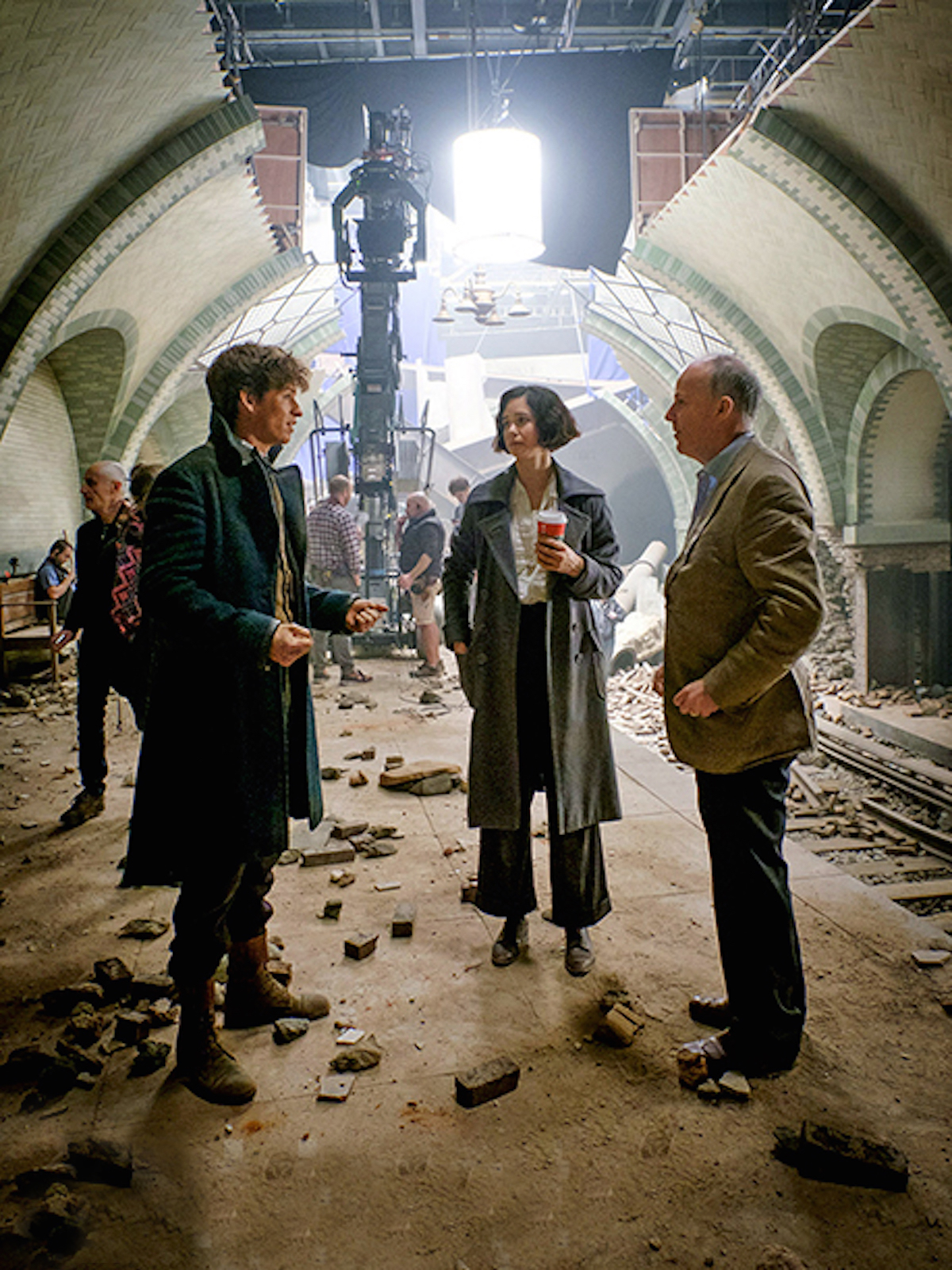 Fantastic-beasts-set-photo-redmayne-waterston-yates - Pipoca Moderna