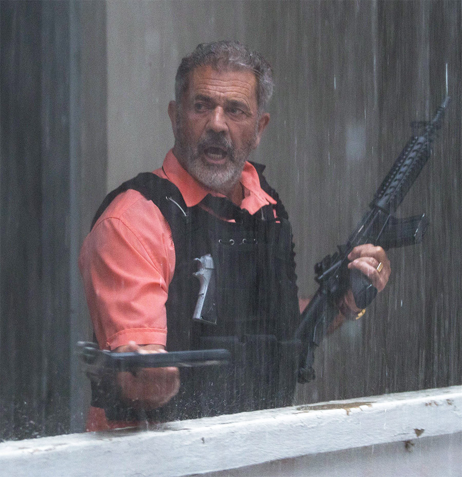 Force of Nature Mel Gibson enfrenta assaltantes e um furacão no