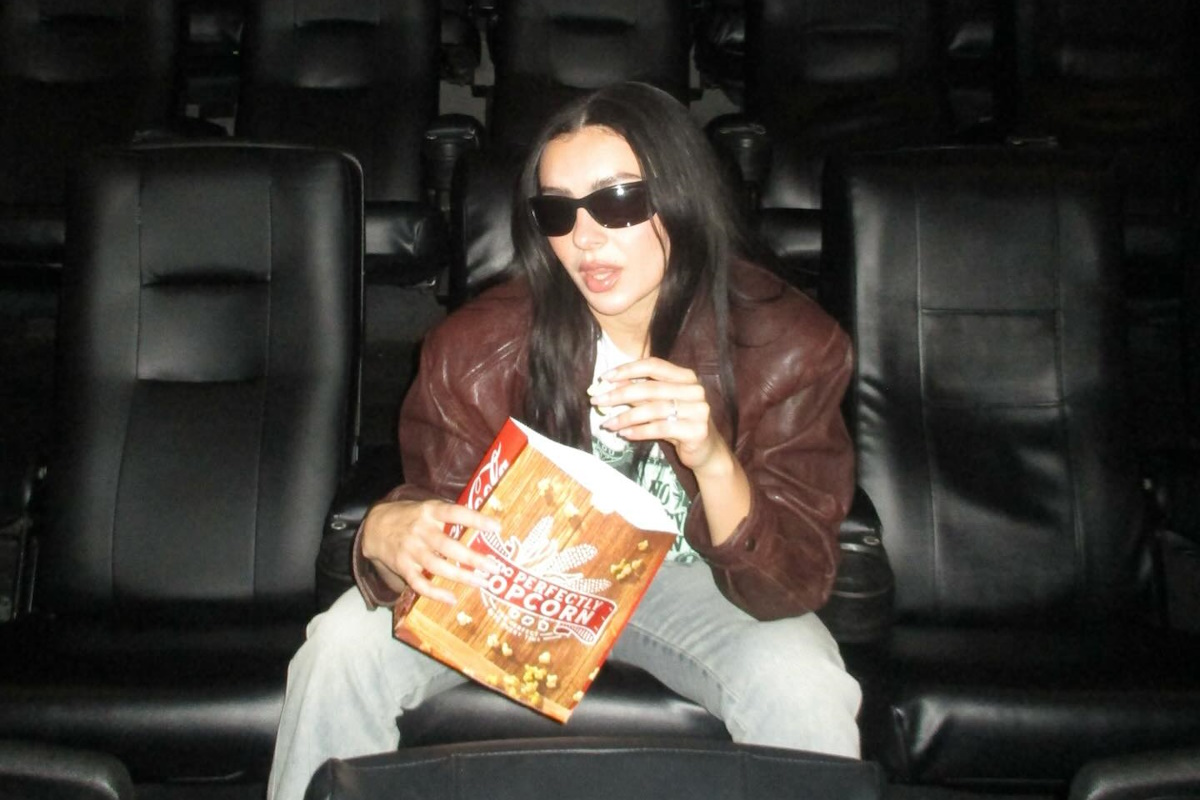 Charli XCX integra elenco de novo filme de terror dirigido por Martin Scorsese