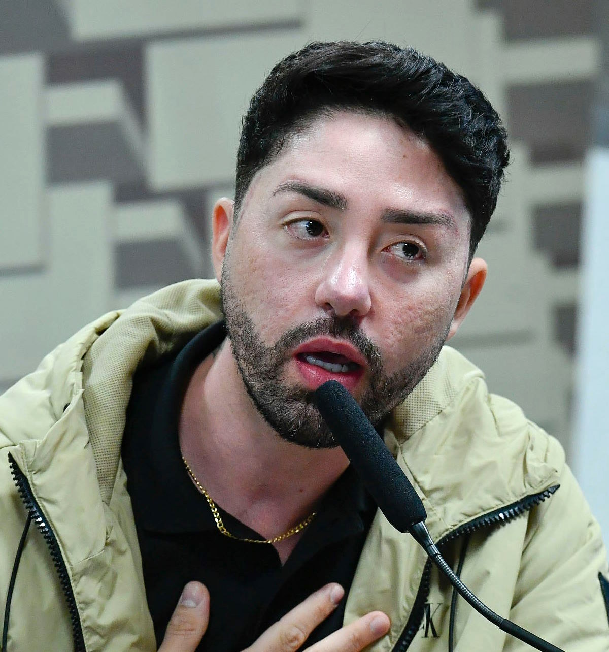 RedeTV! avalia cancelar programa com Rico Melquiades após recusa de convidados