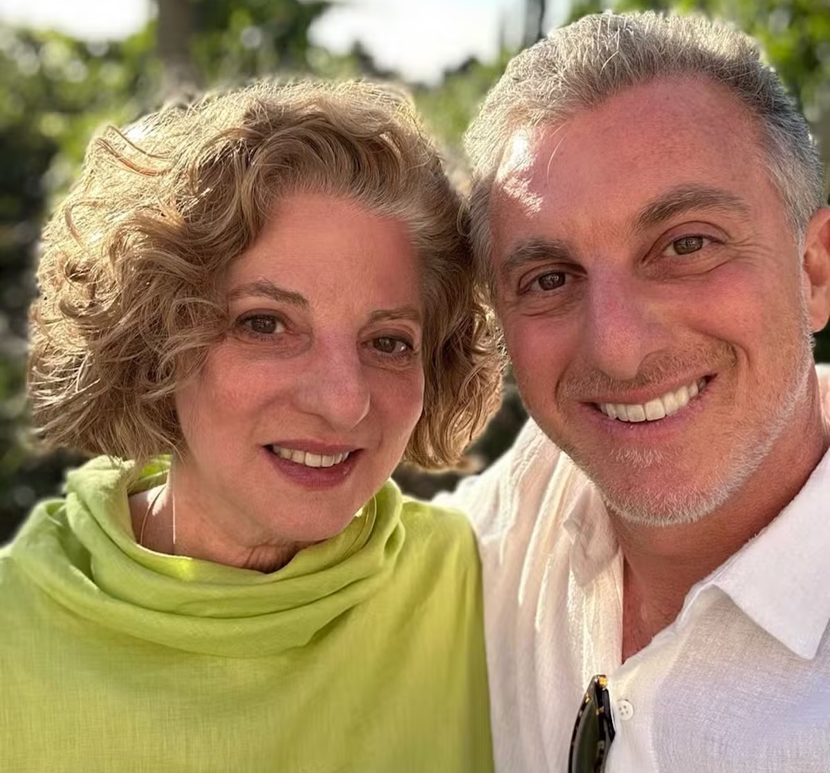 Mãe de Luciano Huck declara voto em Lula